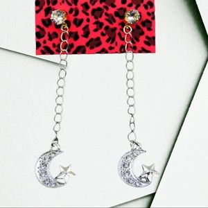 🌙🆕 Betsey Johnson Style - Star & Moon Drop Earrings